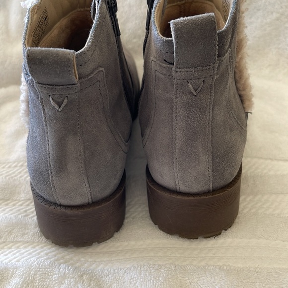 Vionic Aslynn zip up suede boots 8.5 - Picture 4 of 5